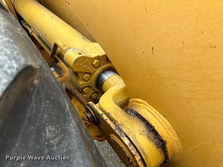 image for item DQ0765 1996 Case 621B wheel loader