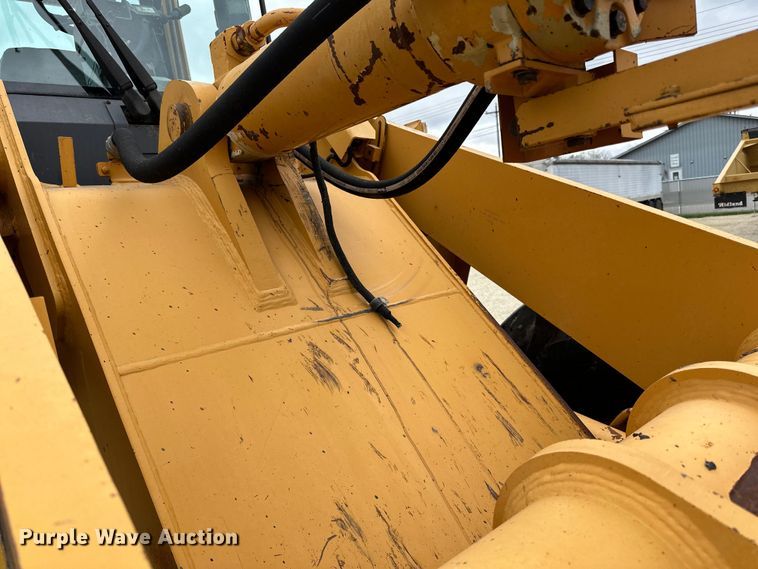 image for item DQ0765 1996 Case 621B wheel loader