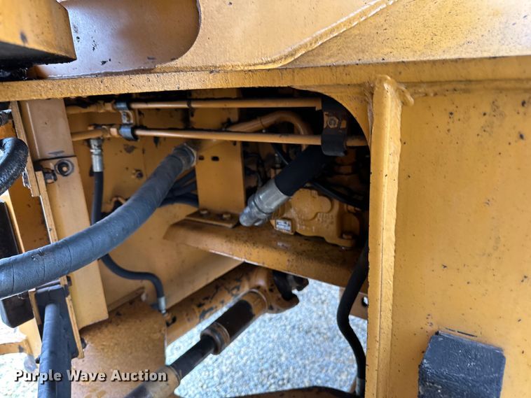 image for item DQ0765 1996 Case 621B wheel loader