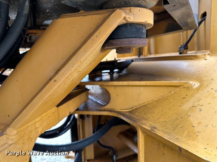 image for item DQ0765 1996 Case 621B wheel loader