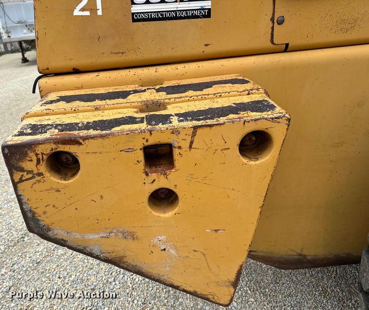 image for item DQ0765 1996 Case 621B wheel loader