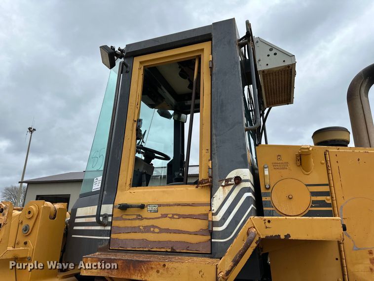 image for item DQ0765 1996 Case 621B wheel loader