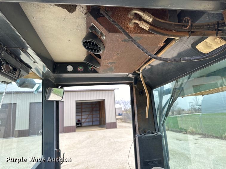 image for item DQ0765 1996 Case 621B wheel loader