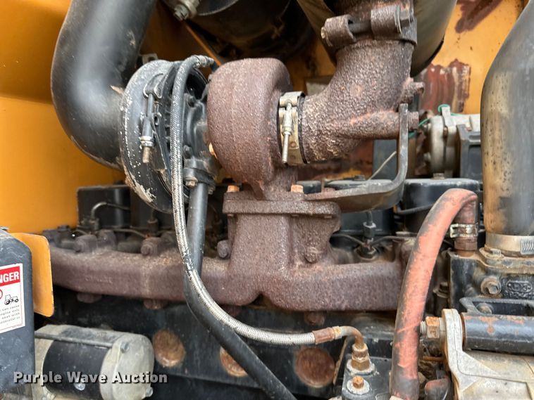 image for item DQ0765 1996 Case 621B wheel loader