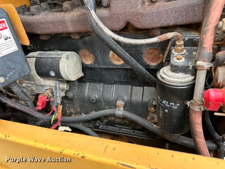 image for item DQ0765 1996 Case 621B wheel loader