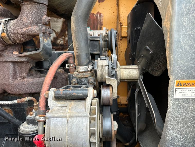 image for item DQ0765 1996 Case 621B wheel loader