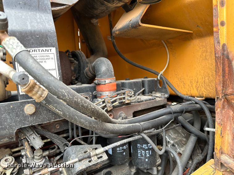 image for item DQ0765 1996 Case 621B wheel loader