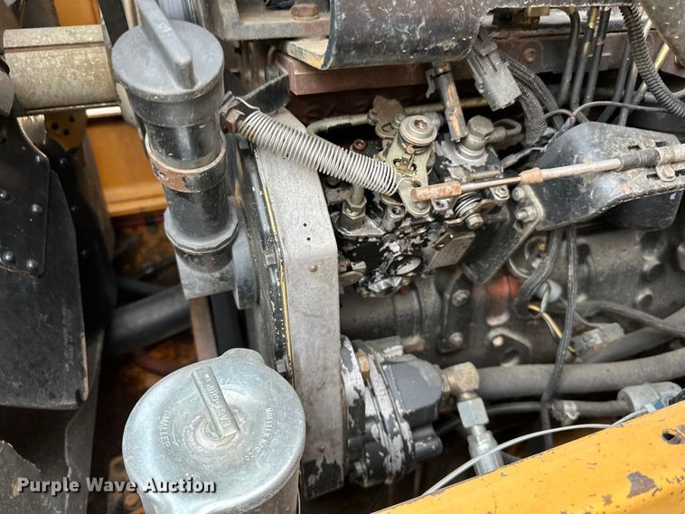 image for item DQ0765 1996 Case 621B wheel loader