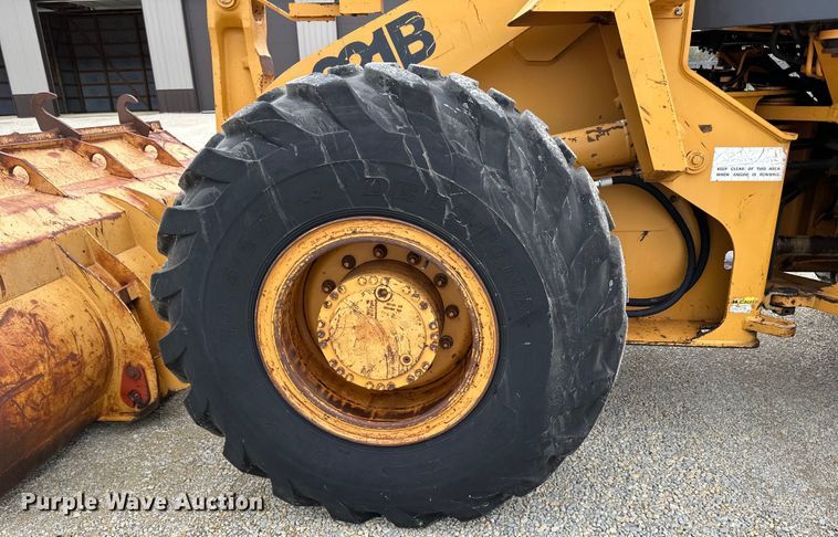 image for item DQ0765 1996 Case 621B wheel loader