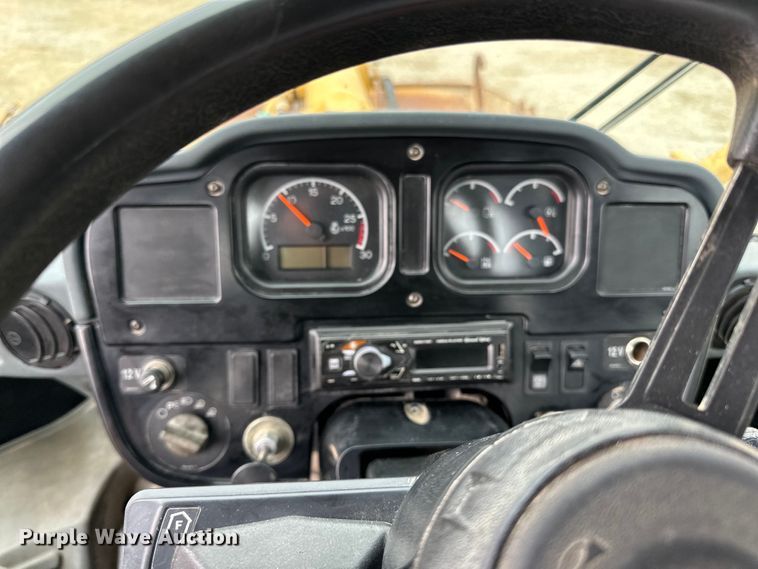 image for item DQ0766 2004 Caterpillar 950G Series II wheel loader