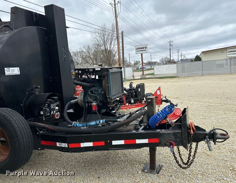 image for item DQ0771 2010 Stepp STRD100D oil distributor trailer