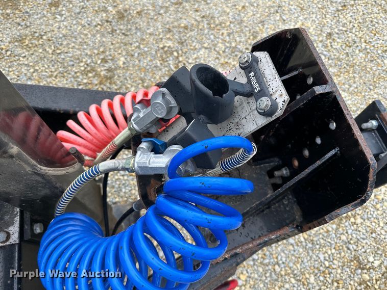 image for item DQ0771 2010 Stepp STRD100D oil distributor trailer