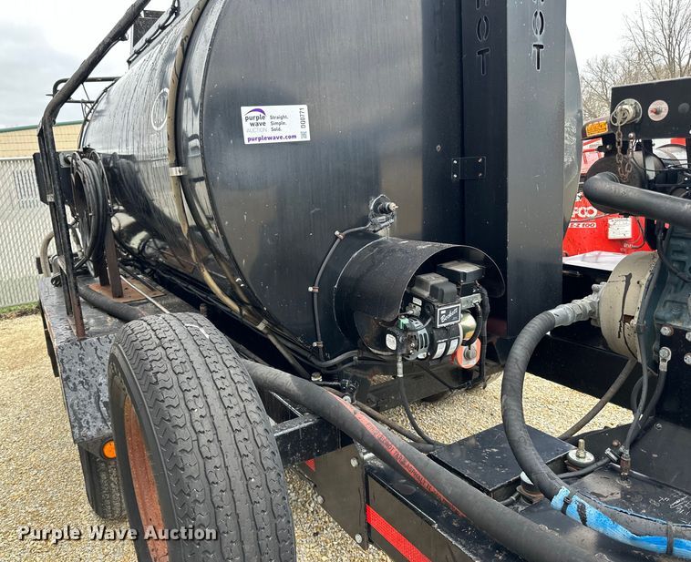 image for item DQ0771 2010 Stepp STRD100D oil distributor trailer