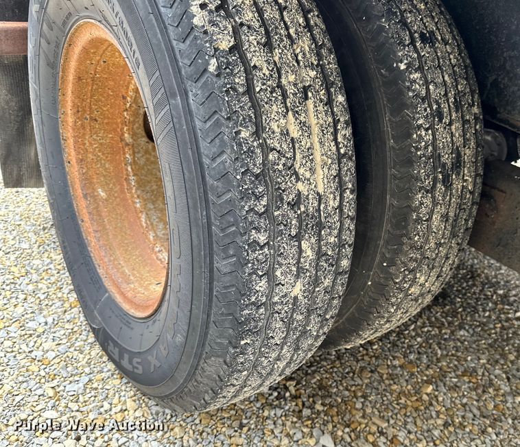 image for item DQ0771 2010 Stepp STRD100D oil distributor trailer