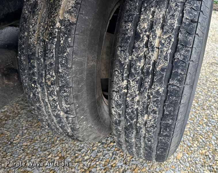 image for item DQ0771 2010 Stepp STRD100D oil distributor trailer