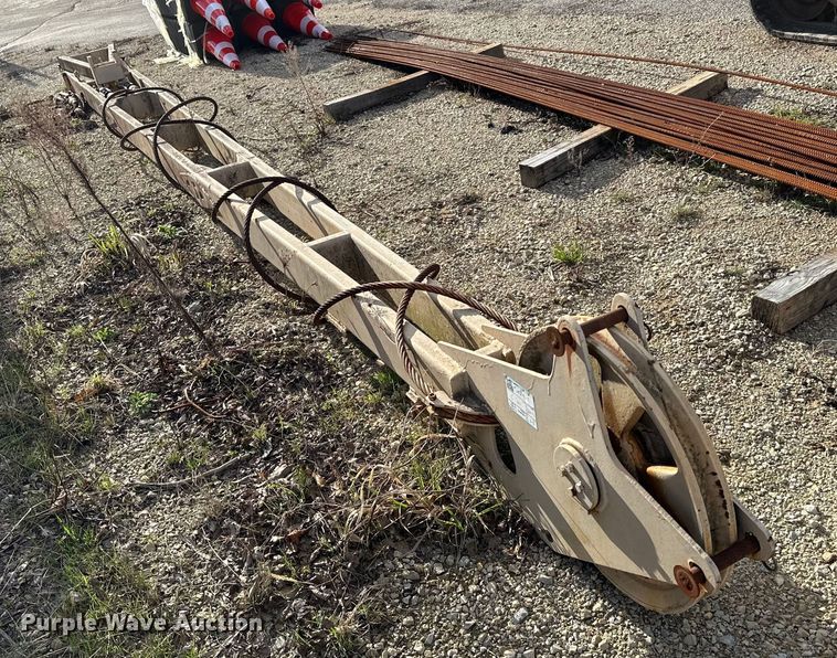 image for item DQ0773 24' L wheel loader jib