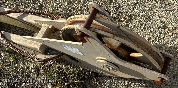 image for item DQ0773 24' L wheel loader jib