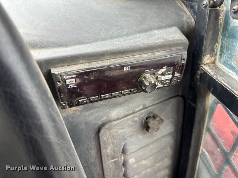 image for item DQ0774 2016 Caterpillar 279D tracked skid steer loader