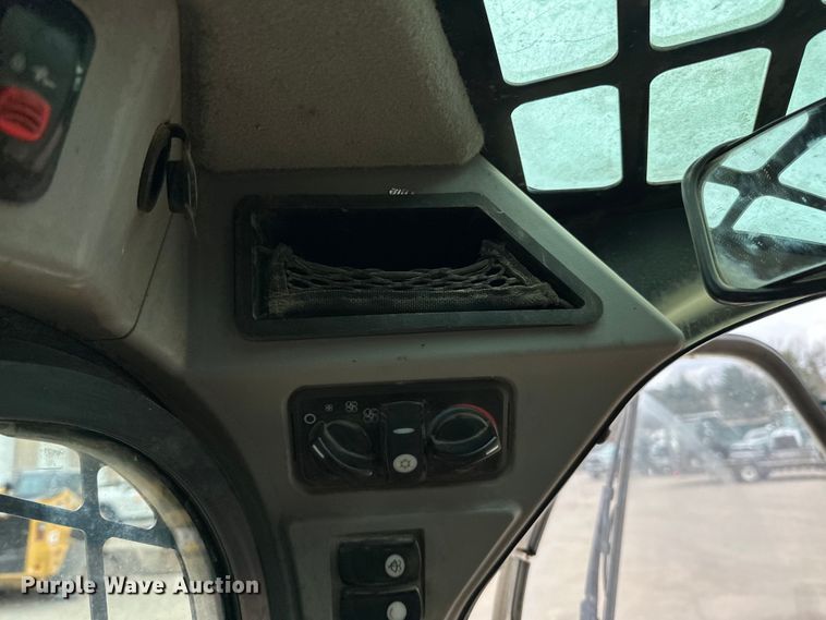 image for item DQ0774 2016 Caterpillar 279D tracked skid steer loader