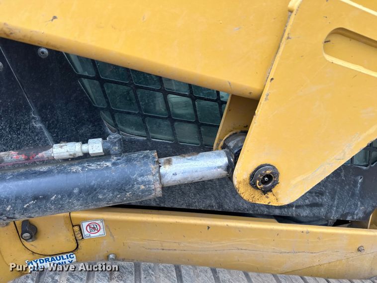 image for item DQ0775 2019 Caterpillar 279D tracked skid steer loader