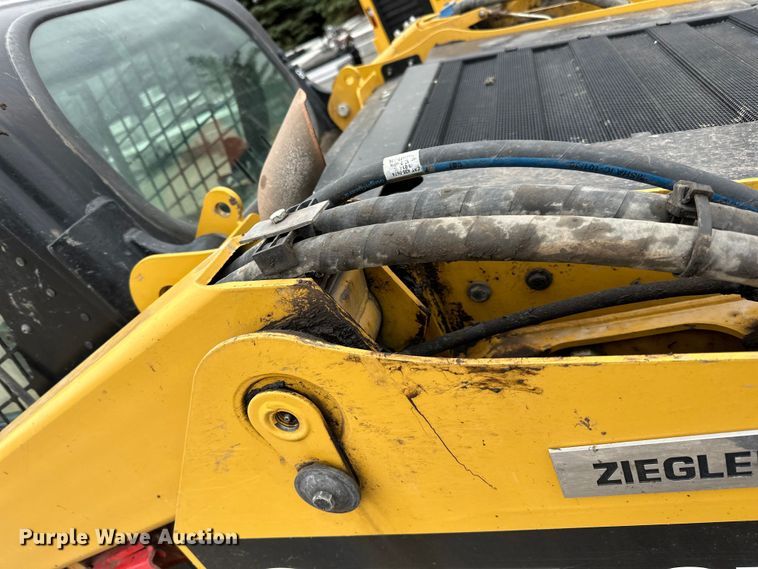 image for item DQ0775 2019 Caterpillar 279D tracked skid steer loader