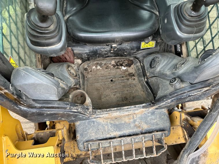 image for item DQ0775 2019 Caterpillar 279D tracked skid steer loader