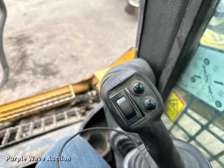 image for item DQ0775 2019 Caterpillar 279D tracked skid steer loader