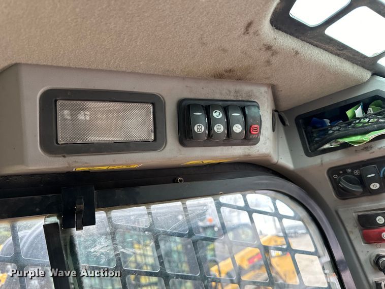 image for item DQ0775 2019 Caterpillar 279D tracked skid steer loader