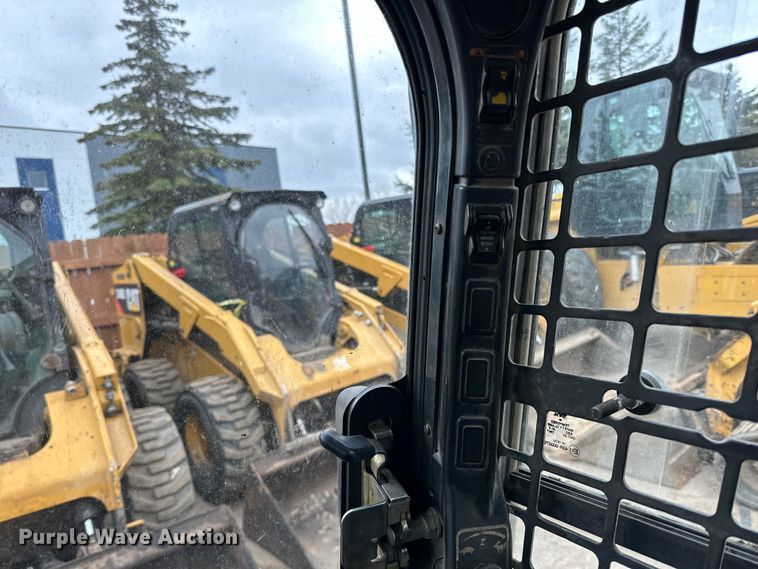 image for item DQ0776 2018 Bobcat S770 skid steer loader