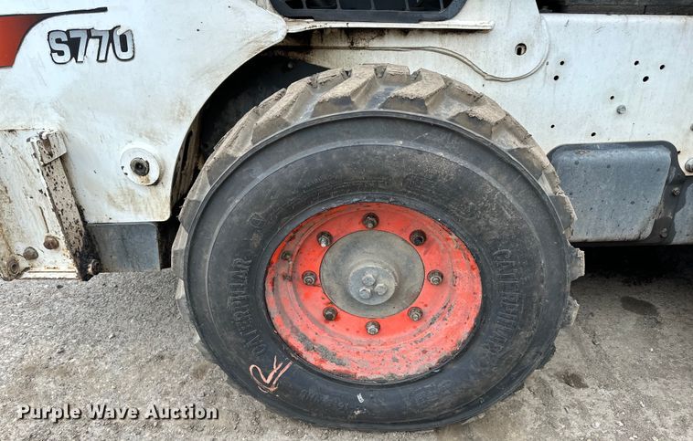 image for item DQ0776 2018 Bobcat S770 skid steer loader