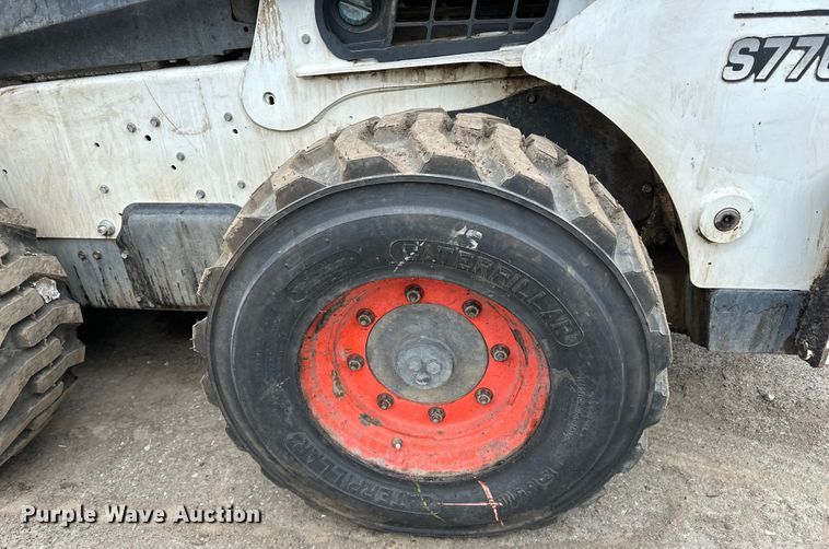image for item DQ0776 2018 Bobcat S770 skid steer loader
