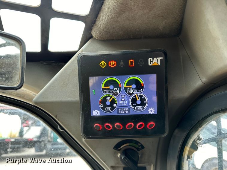 image for item DQ0777 2018 Caterpillar  246D skid steer loader