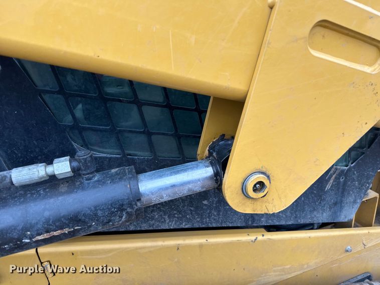 image for item DQ0779 2017 Caterpillar  279D tracked skid steer loader