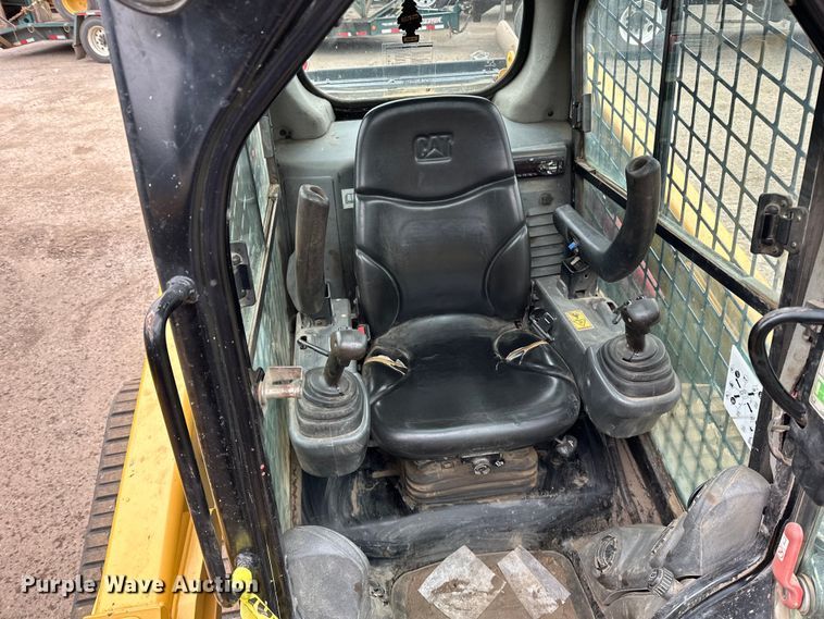 image for item DQ0779 2017 Caterpillar  279D tracked skid steer loader