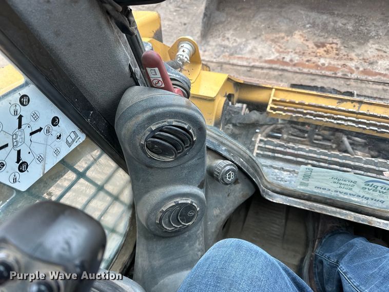 image for item DQ0779 2017 Caterpillar  279D tracked skid steer loader