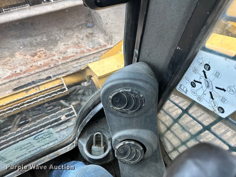 image for item DQ0779 2017 Caterpillar  279D tracked skid steer loader