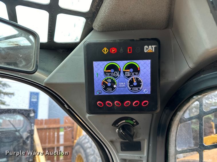 image for item DQ0779 2017 Caterpillar  279D tracked skid steer loader