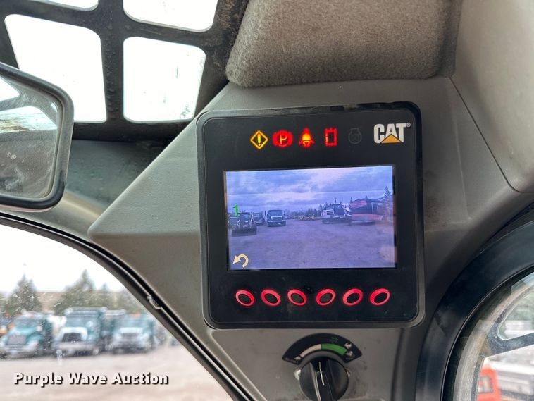 image for item DQ0779 2017 Caterpillar  279D tracked skid steer loader