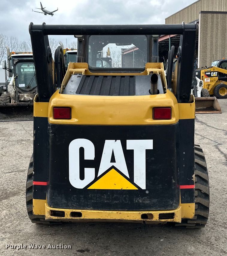 image for item DQ0782 Caterpillar 232 skid steer loader