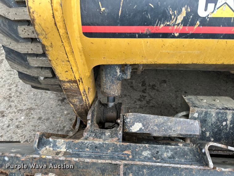image for item DQ0782 Caterpillar 232 skid steer loader