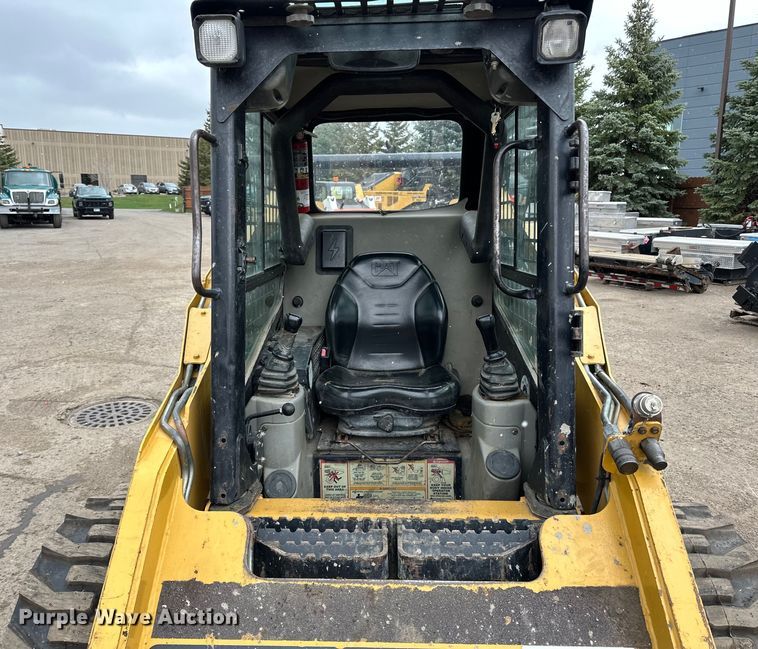 image for item DQ0782 Caterpillar 232 skid steer loader