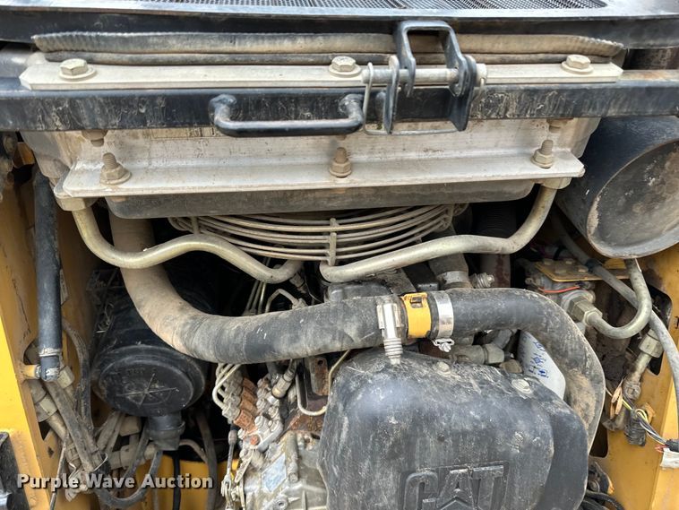 image for item DQ0782 Caterpillar 232 skid steer loader