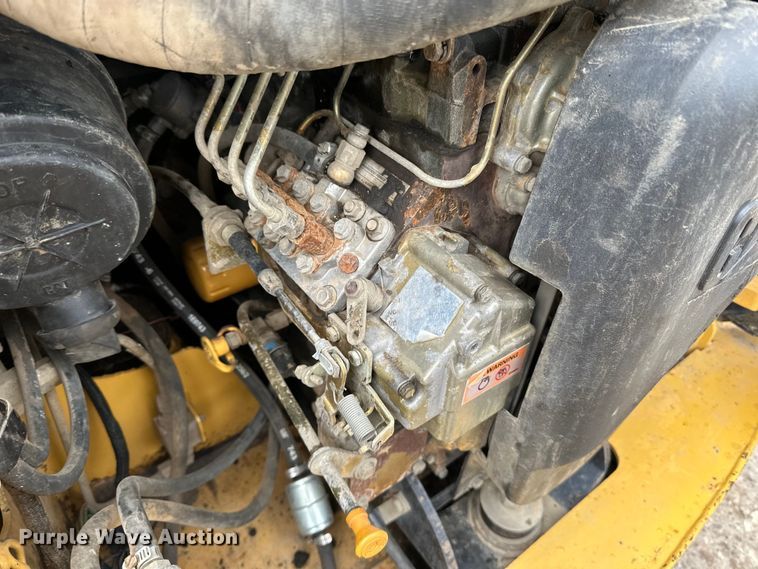 image for item DQ0782 Caterpillar 232 skid steer loader