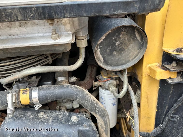 image for item DQ0782 Caterpillar 232 skid steer loader