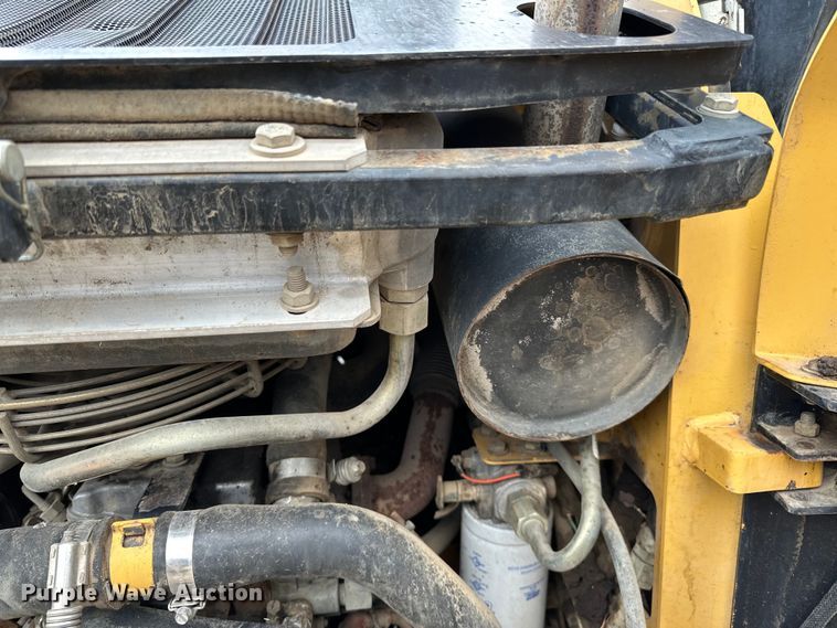 image for item DQ0782 Caterpillar 232 skid steer loader