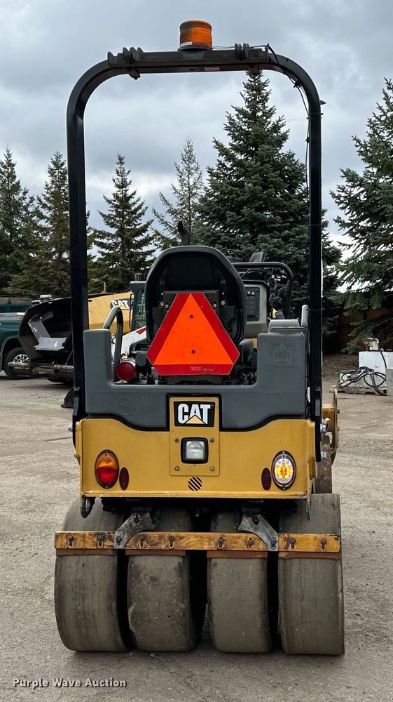 image for item DQ0783 2014 Caterpillar  CC24B single drum vibratory roller