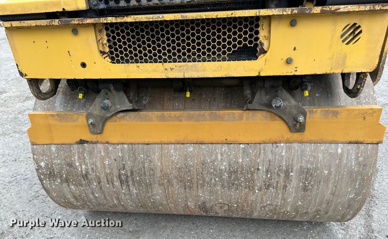 image for item DQ0783 2014 Caterpillar  CC24B single drum vibratory roller