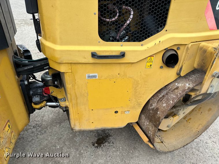 image for item DQ0783 2014 Caterpillar  CC24B single drum vibratory roller