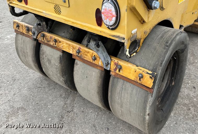 image for item DQ0783 2014 Caterpillar  CC24B single drum vibratory roller