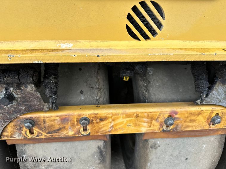 image for item DQ0783 2014 Caterpillar  CC24B single drum vibratory roller
